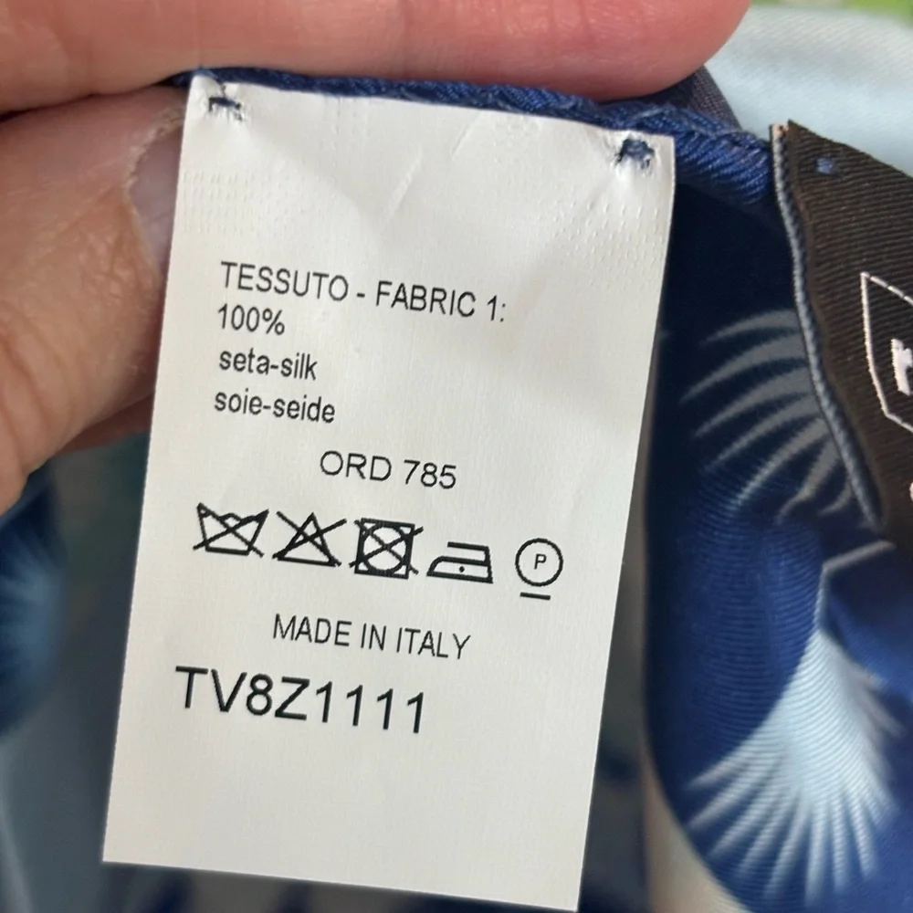 EUC Roche Bobois Paris design Kenzo Takada Blue and White Silk Scarf 27”x64”